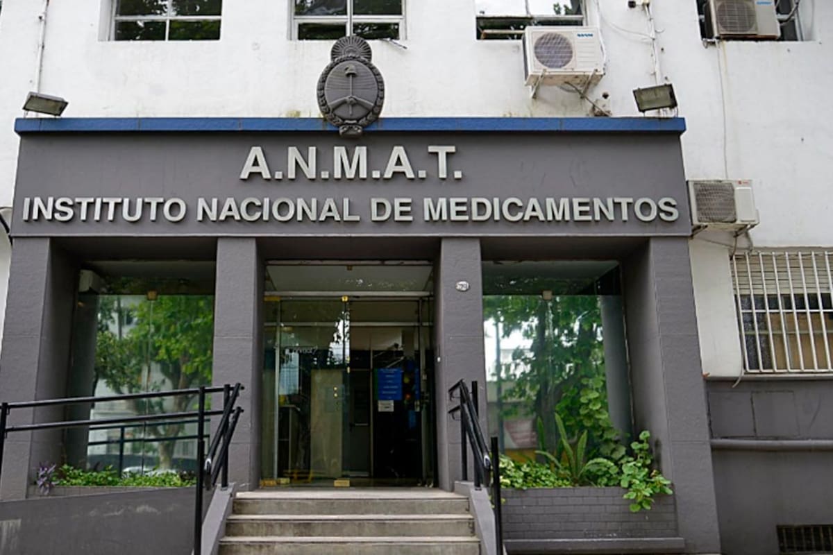 Anmat cambia aranceles: menor costo para importadores, preguntas para el Estado