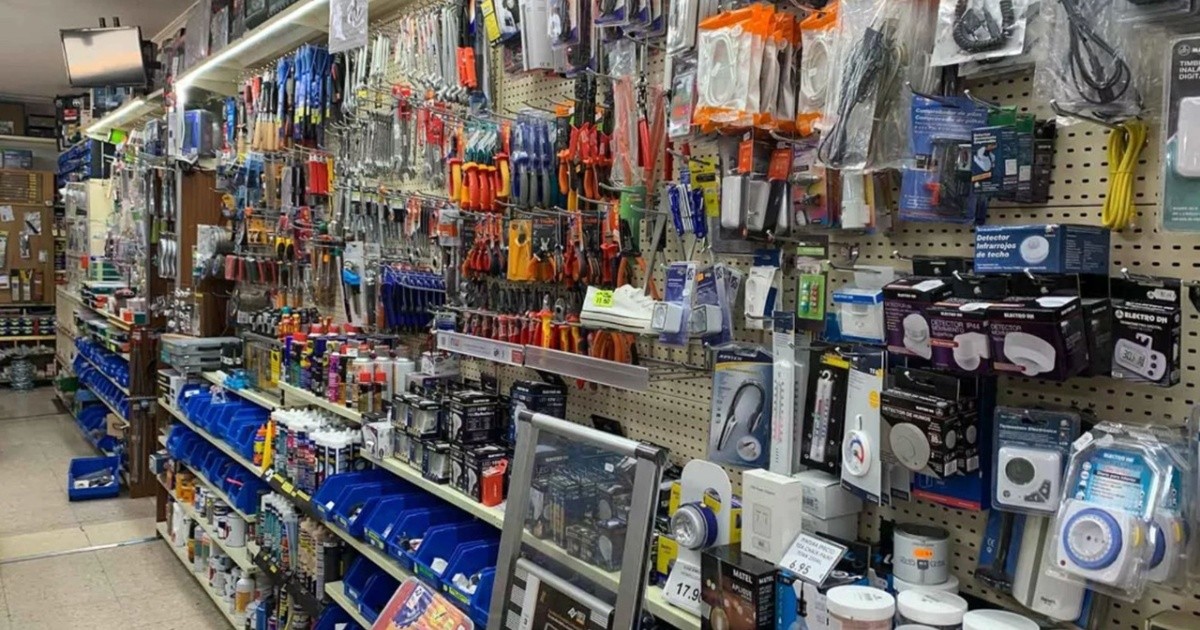 Apertura de importaciones y caída del consumo profundizan la crisis de las ferreterías