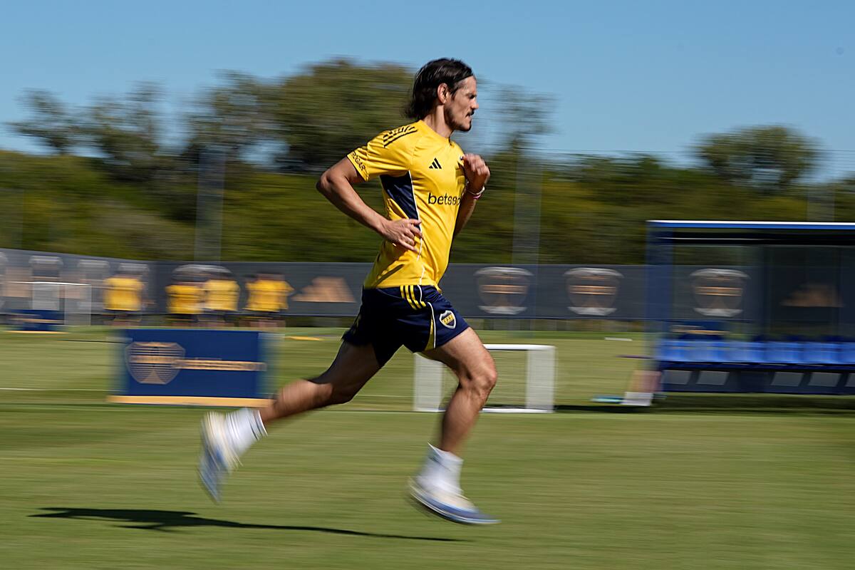 Cavani volvió a entrenar y busca estar en las listas para la Libertadores