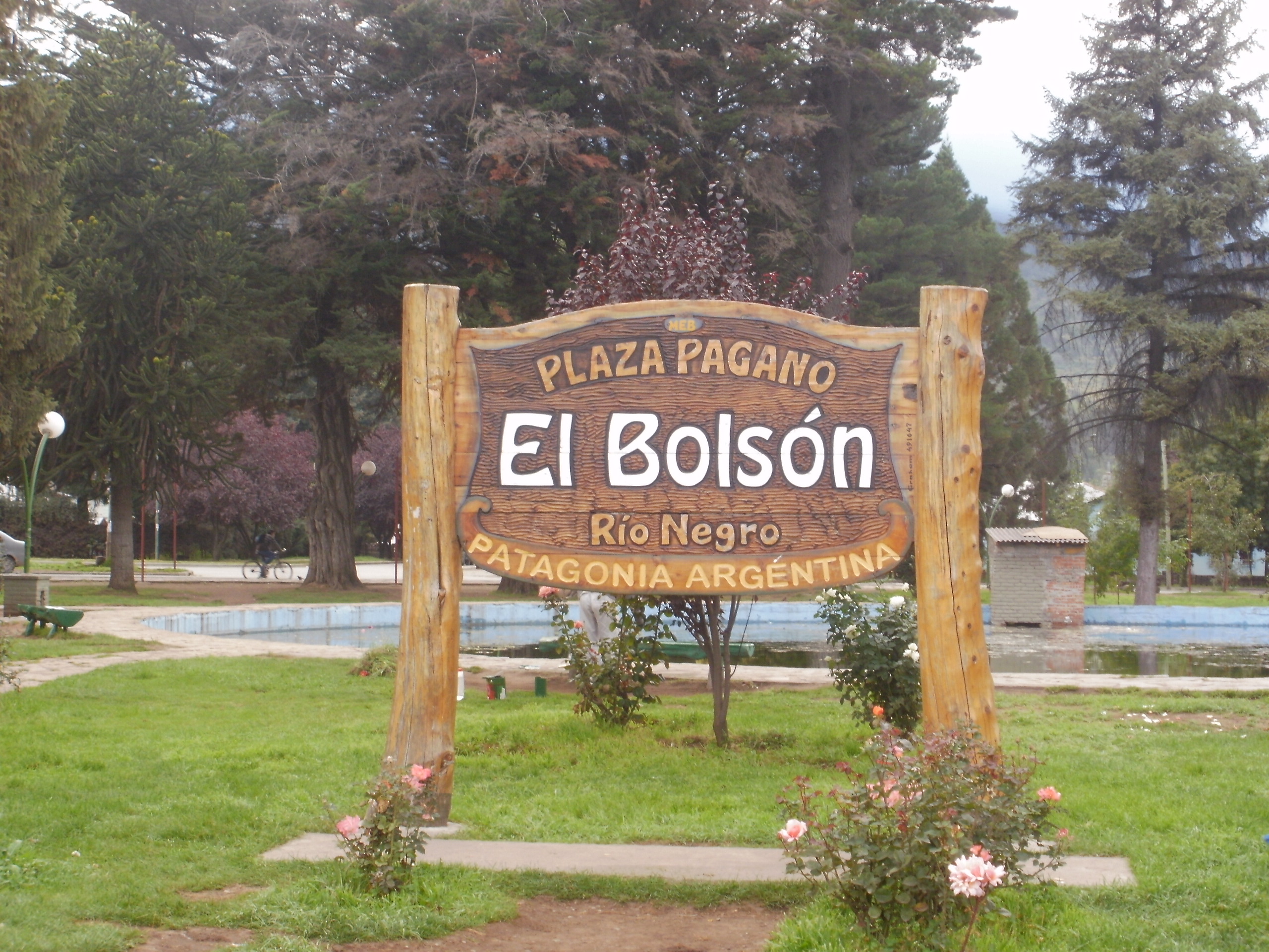 Cartel de la Plaza Pagano - El Bolsón - Río Negro