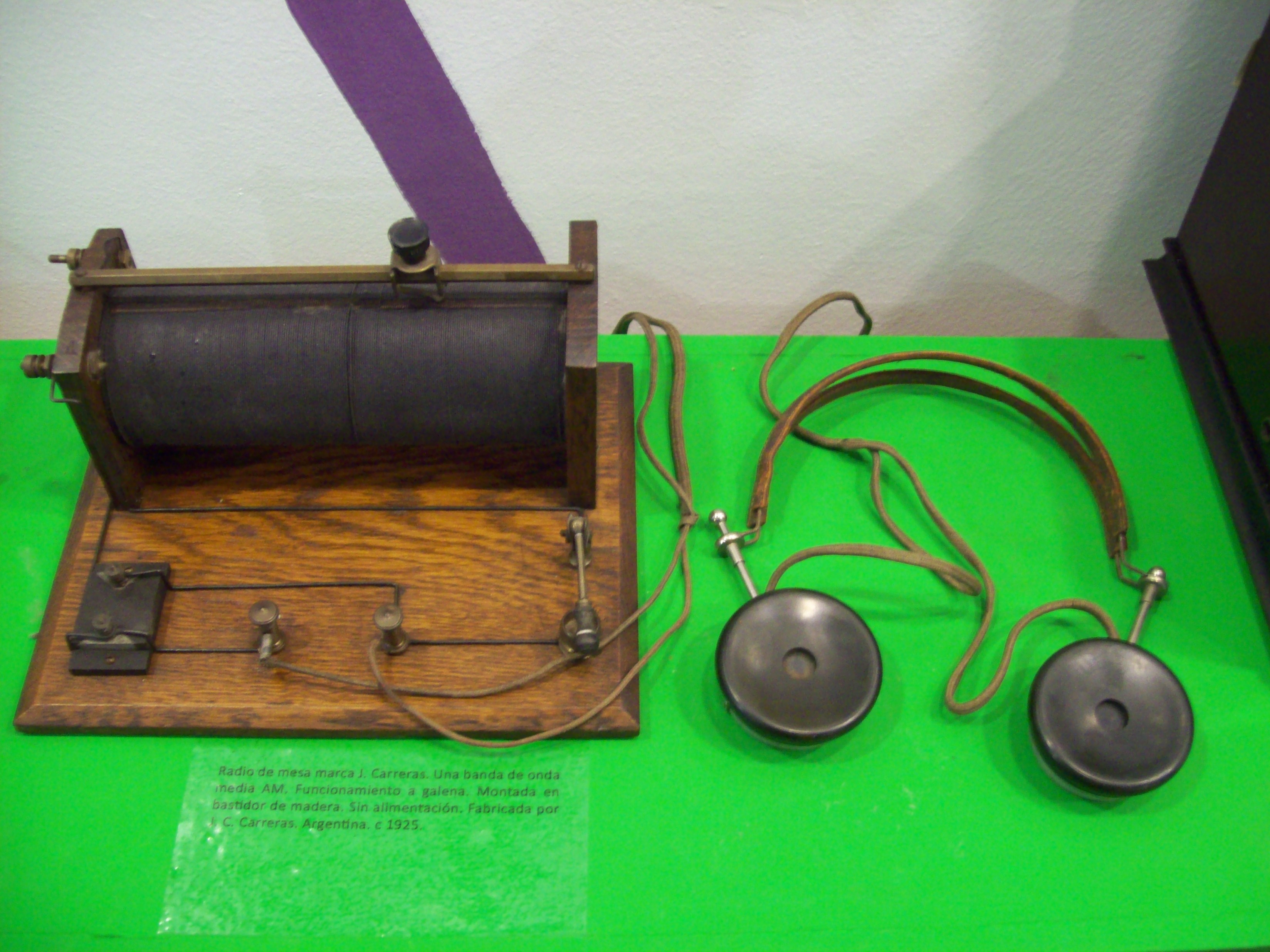 Argentinian-made crystal (galena) radio, around 1925. This is a purely passive circuit, working on available airwave energy alone.