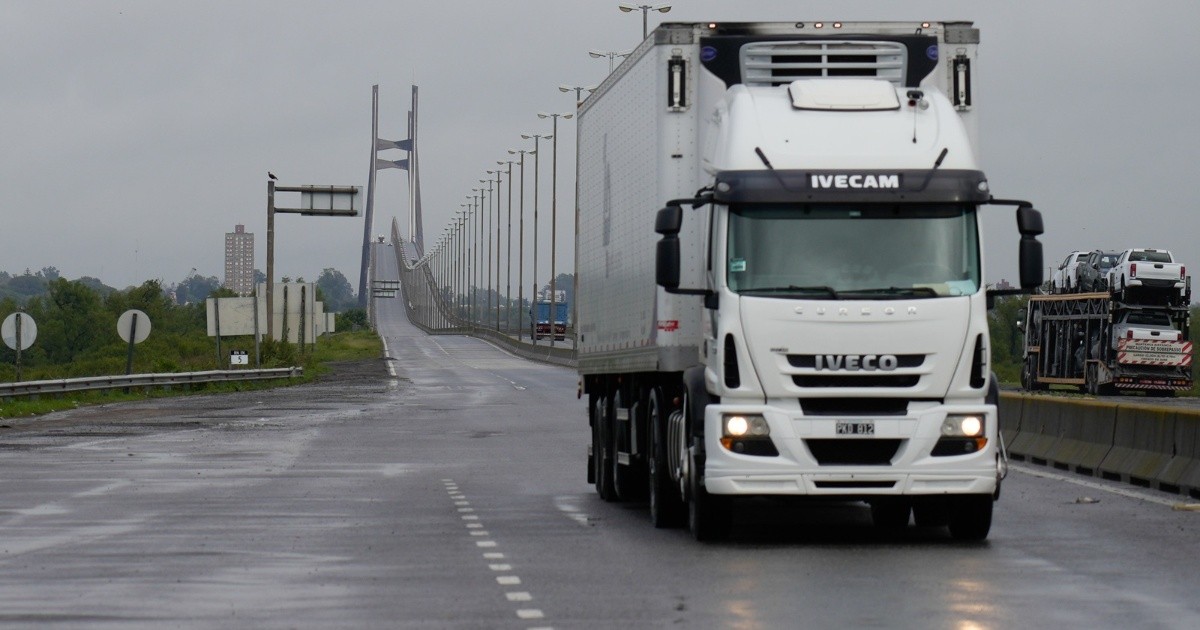 Comienza cobro automático en el puente Rosario–Victoria: tarifas, dudas y efectos