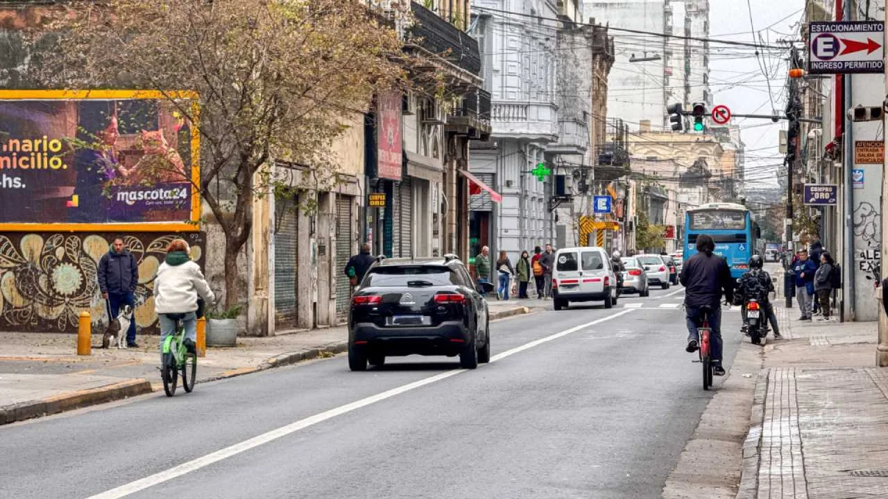 Concejo de Rosario propone prohibir monopatines y bicicletas en carriles junto a carriles exclusivos