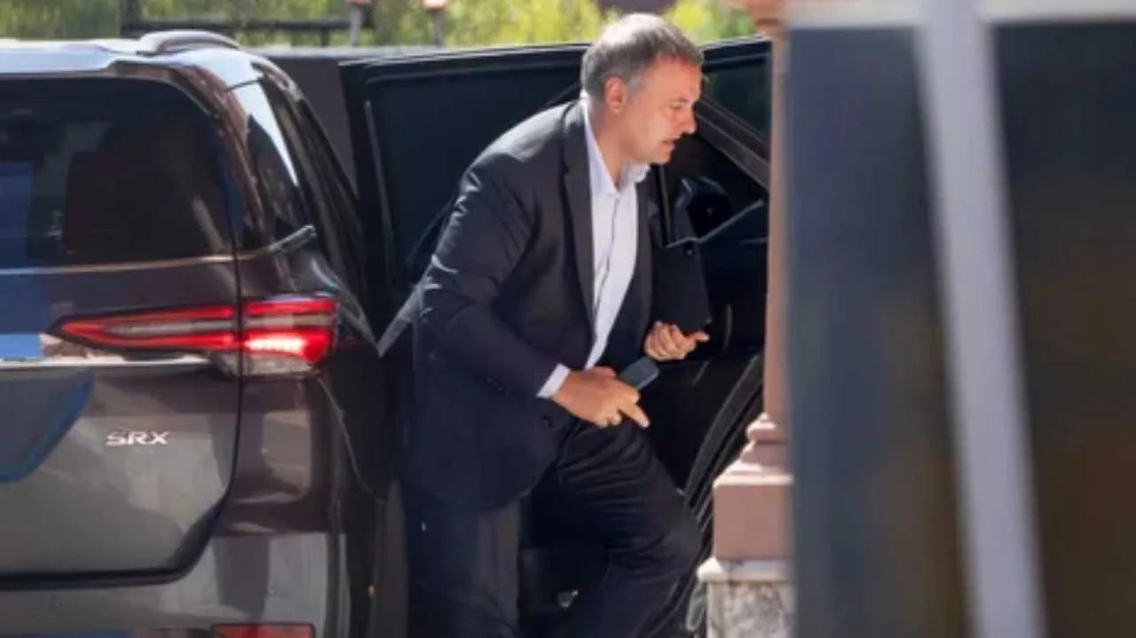 Contratista declaró que recibió US$245.000 en efectivo por refacciones en la casa de Adorni