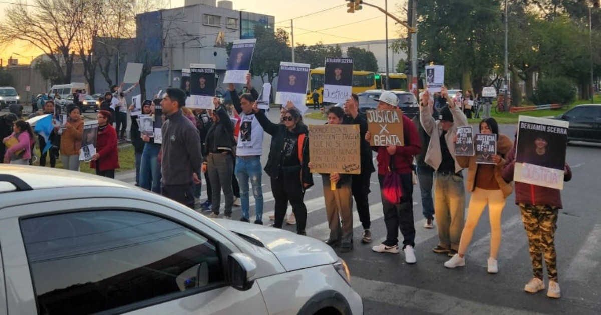 Familiares y vecinos marcharon por Benjamín Scerra y piden la captura del sospechoso