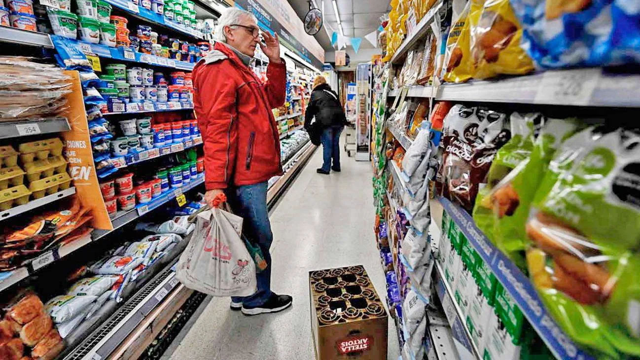 Inflación de abril: desaceleración leve pero el piso del 2% persiste