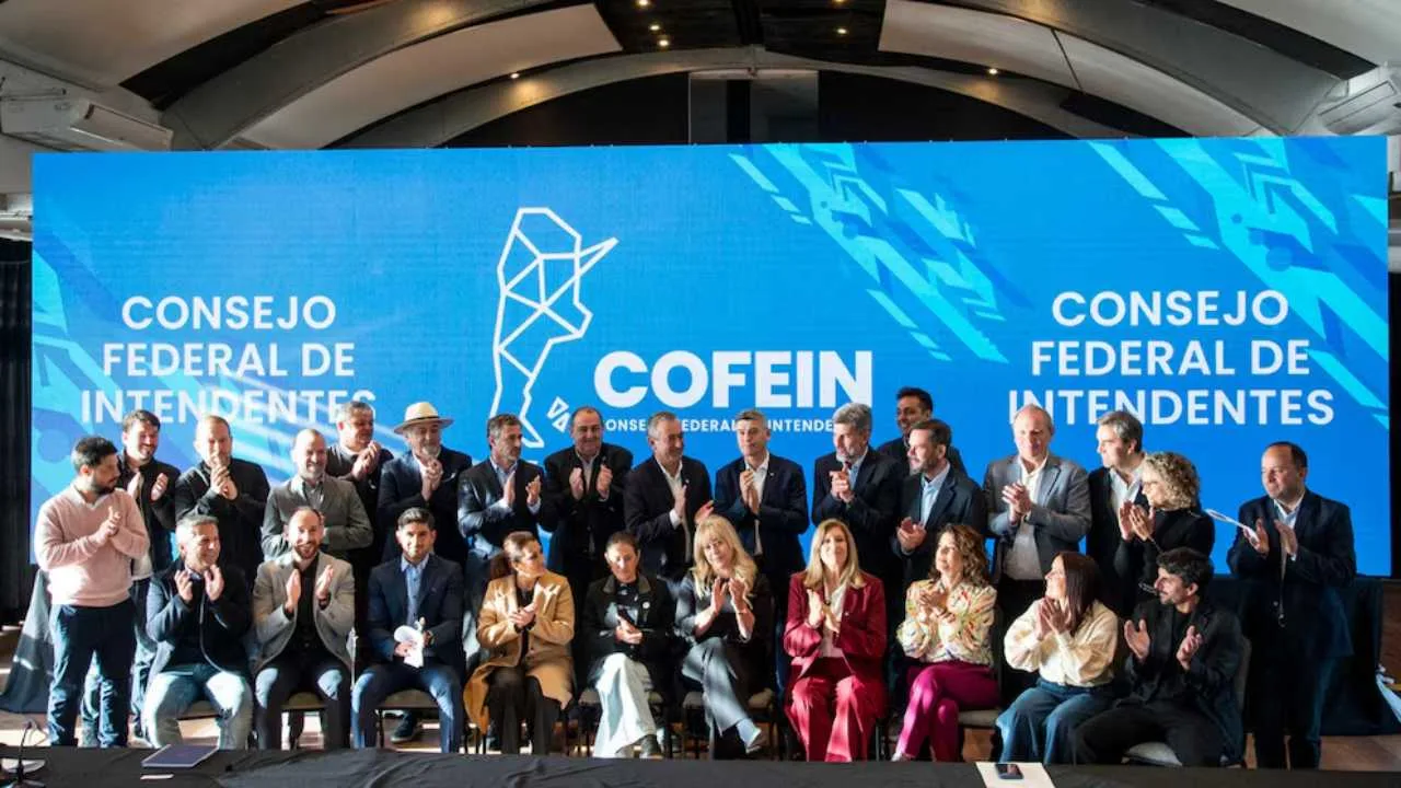 Intendentes en Rosario denuncian recortes y piden coparticipación del impuesto a los combustibles
