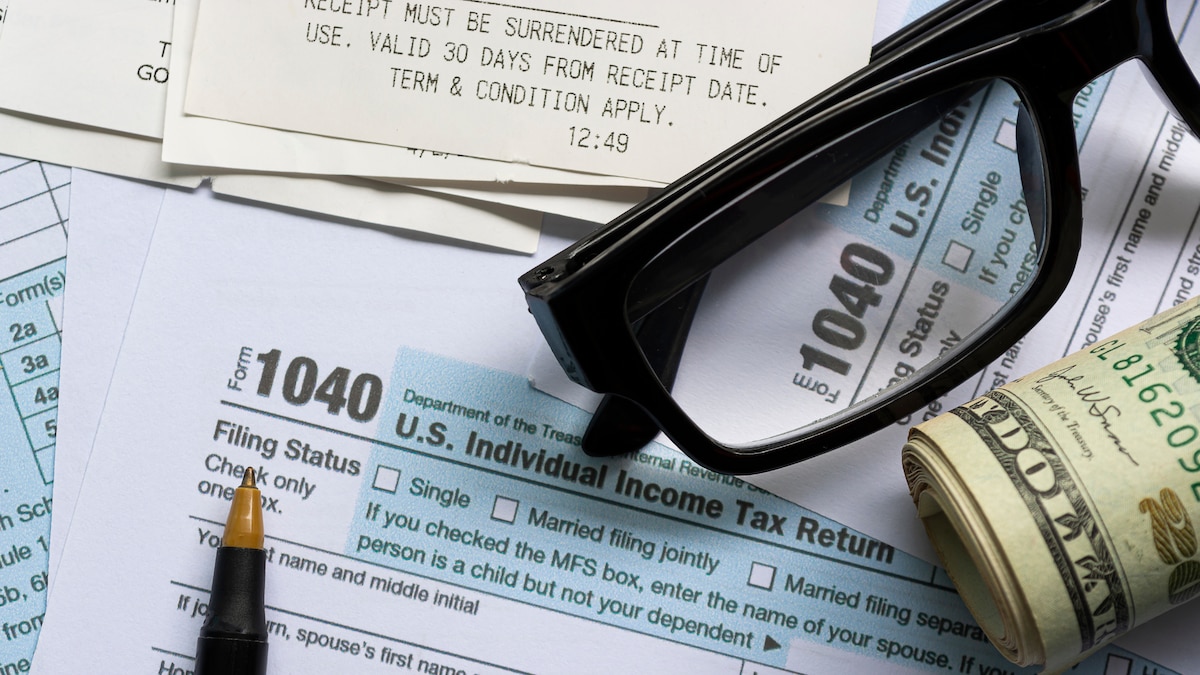 IRS reporta más reembolsos y depósitos más rápidos antes del cierre fiscal