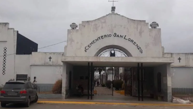 Joven encontrada herida en cementerio de Villa Gobernador Gálvez: investigan causas