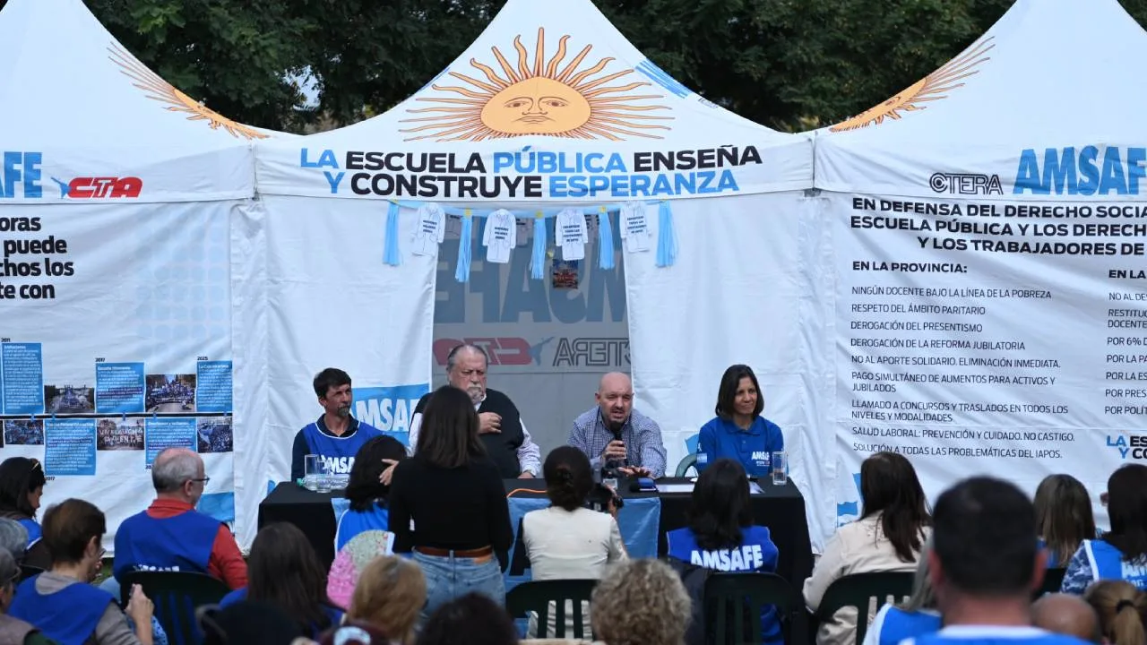La Carpa Blanca en Vera: defensa colectiva de la escuela pública