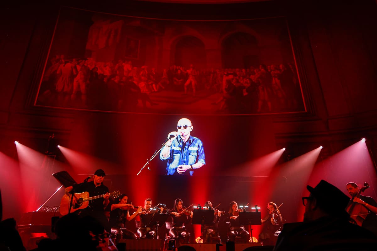 La UBA declaró Doctor Honoris Causa a Indio Solari y la ceremonia terminó en concierto
