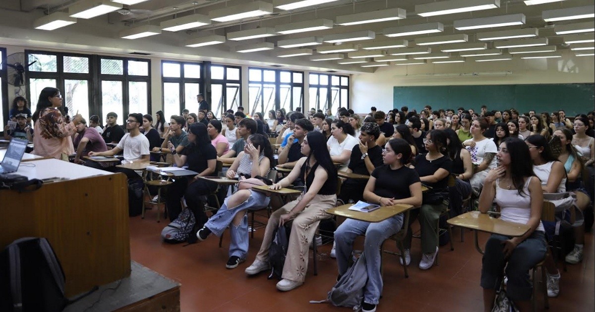 La universidad no se apaga: 24 horas de la UNR por el financiamiento público