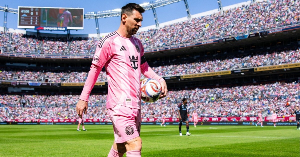 Messi rescata al Inter Miami: doblete y victoria 3-2 en Denver