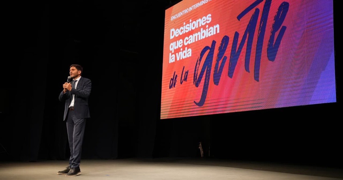 Pullaro defiende la gestión: “sin motosierra y con sensibilidad social”