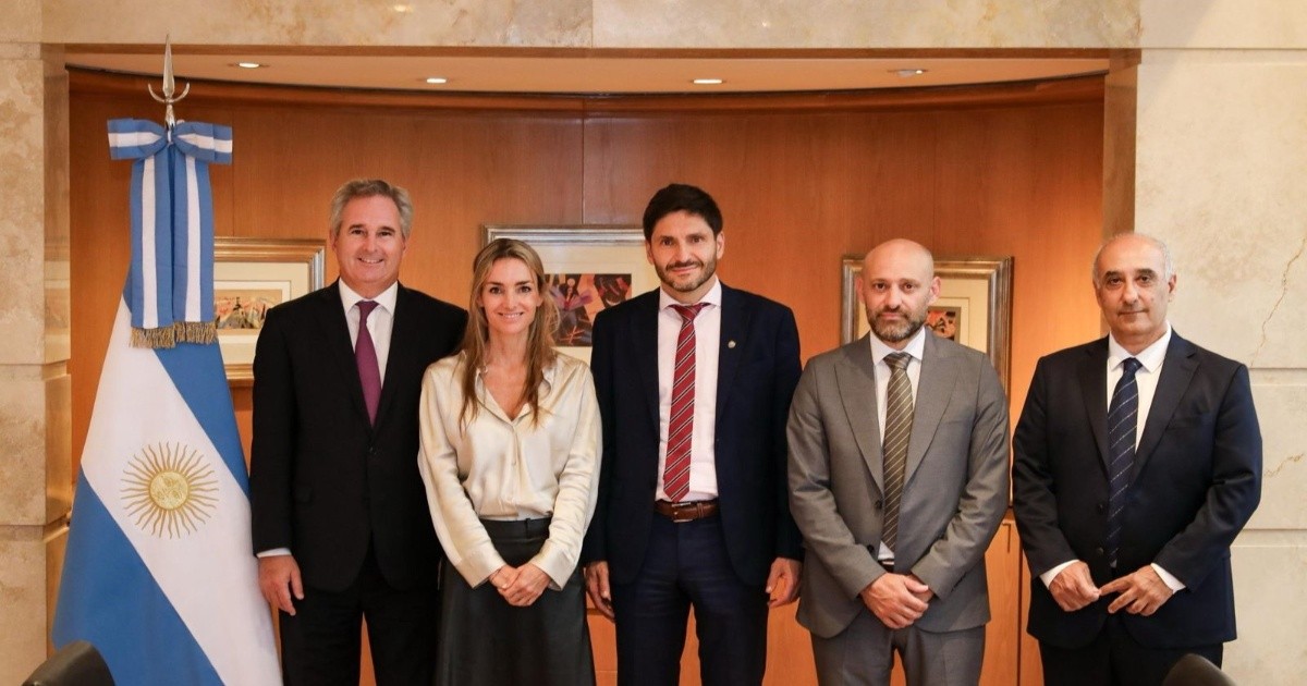 Pullaro llevó un dossier a Cancillería para defender el biodiésel santafesino