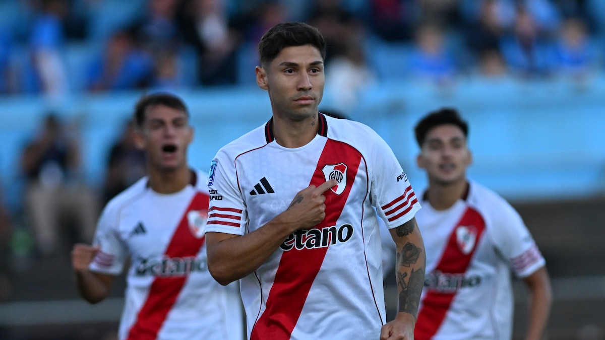 River ganó 2-0 en Río Cuarto con dos decisiones del VAR como eje
